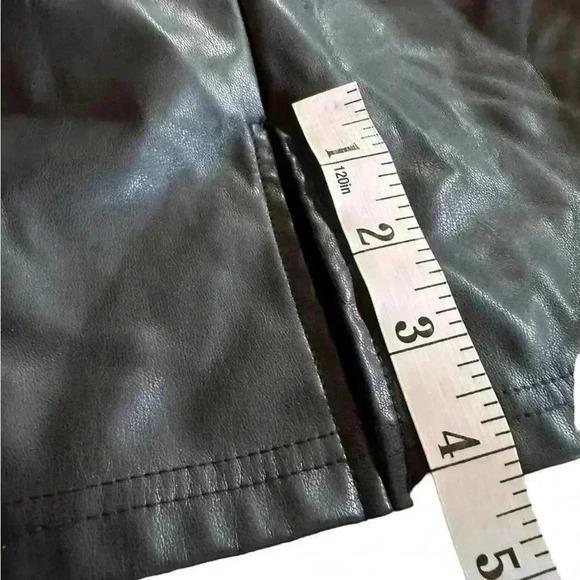 Shein black faux leather mini skirt with from slit and back zip.‎ EUC. - Picture 5 of 8